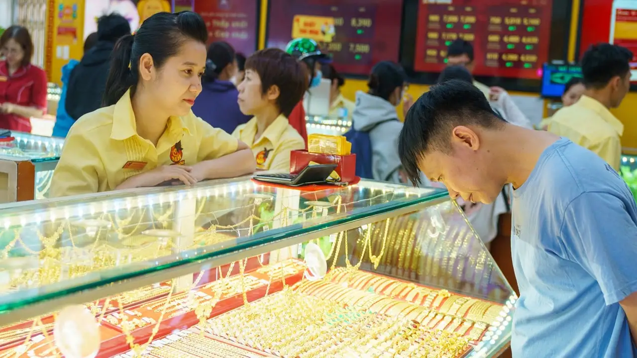 لماذا تشكل ملاحقة أسعار الذهب خلال صراع الشرق الأوسط مخاطرة مالية عالية؟